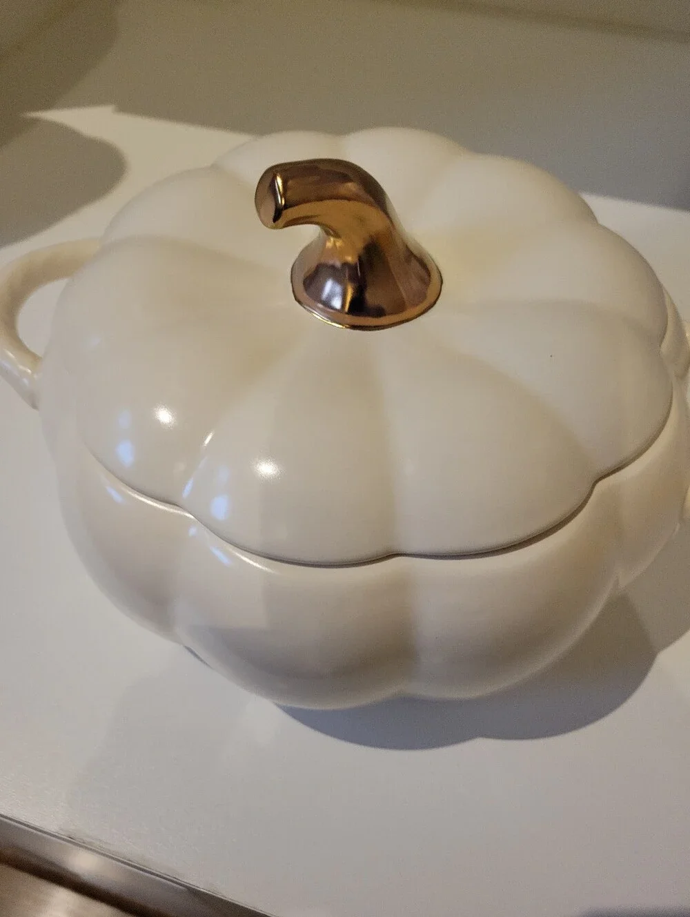 Pfaltzgraff Cream Ceramic Pumpkin Soup Tureen with Gold Stem Lid, 2 Qt